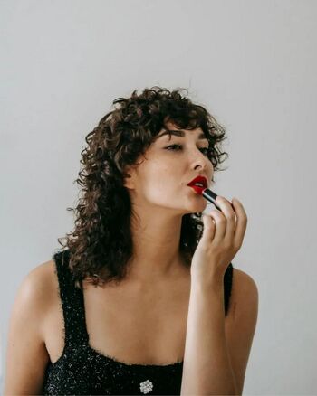 Full leaked Red lips private photo