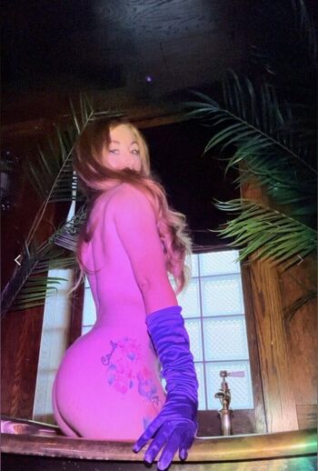 Full leaked Redheadwithabedhead private photo