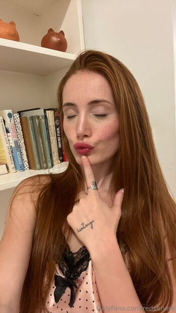 Full leaked Redvenere private photo