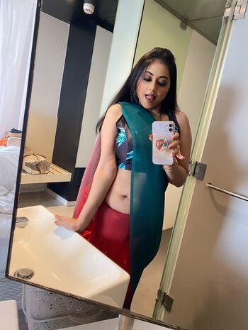 Full leaked Reema worah private photo