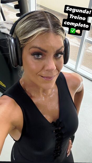 Full leaked Renata fan private photo