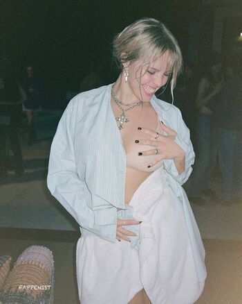 Full leaked Renee rap private photo