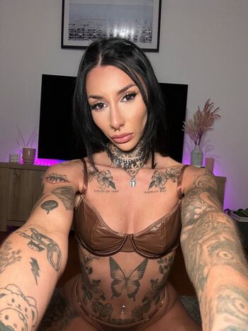 Full leaked Reneesavy private photo