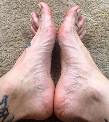 Full leaked Retired foot model private photo