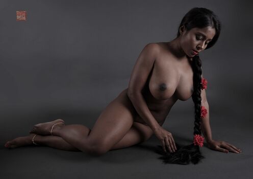 Full leaked Retrousse tits private photo