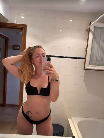 Full leaked Rewen private photo