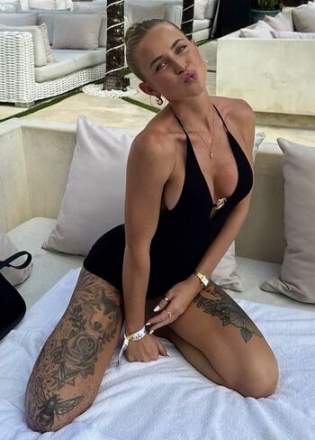 Full leaked Rhiannon darney private photo