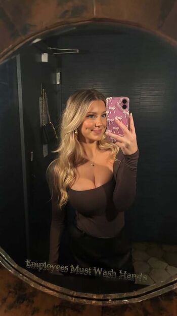 Full leaked Rianabailey private photo