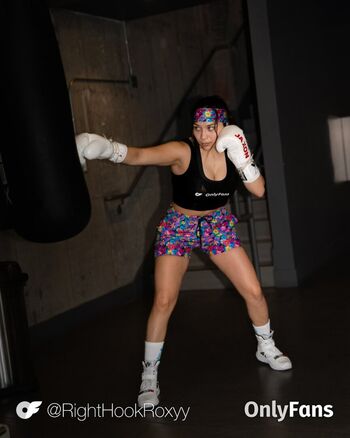 Full leaked Right hook roxy private photo