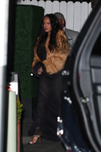 Full leaked Rihanna  page private photo
