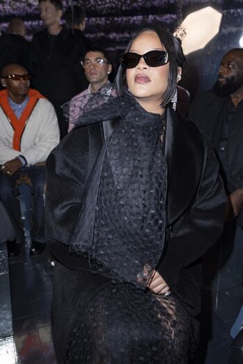 Full leaked Rihanna  page private photo