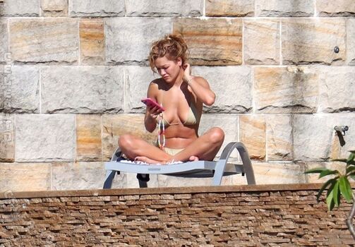 Full leaked Rita ora  page private photo