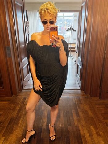 Full leaked Rita ora  page private photo