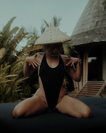 Full leaked Rita ora private photo