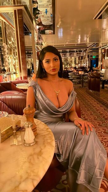 Full leaked Riya b page private photo