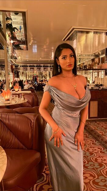 Full leaked Riya b page private photo