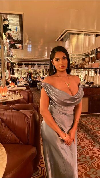 Full leaked Riya b page private photo