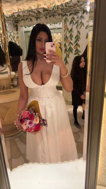 Full leaked Riya b private photo