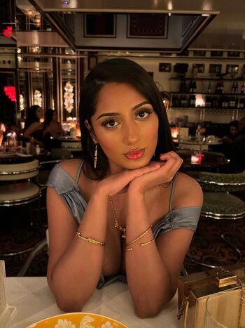 Full leaked Riya b private photo
