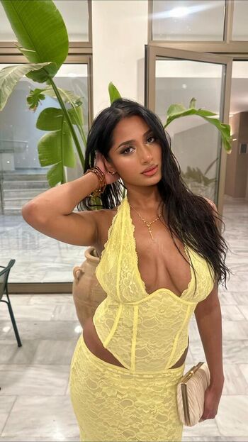 Full leaked Riya b private photo