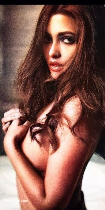 Full leaked Riya sen private photo