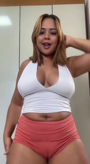 Full leaked Roberta andrade private photo