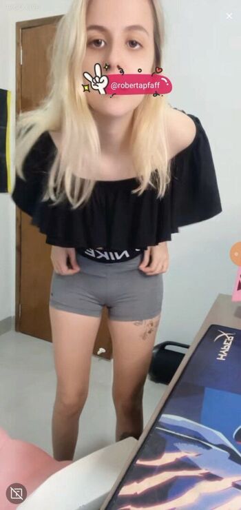 Full leaked Roberta pfaff private photo