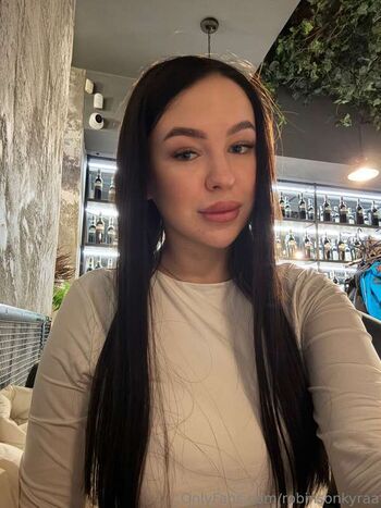 Full leaked Robinsonkyraa private photo