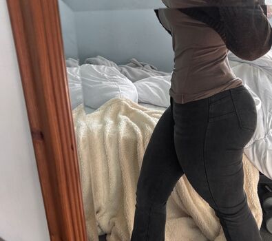 Full leaked Robyn  page private photo