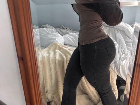 Full leaked Robyn  page private photo
