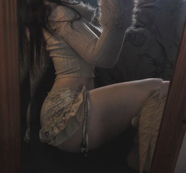 Full leaked Robyn private photo