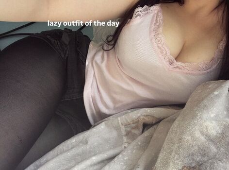 Full leaked Robyn page private photo