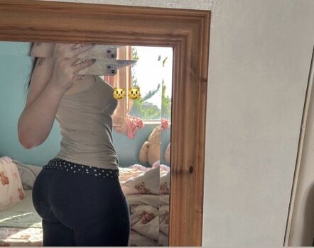 Full leaked Robyn page private photo