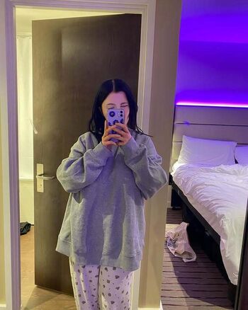 Full leaked Robyn private photo