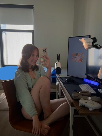 Full leaked Roesthorne private photo