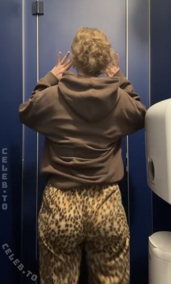 Full leaked Romysvibess private photo