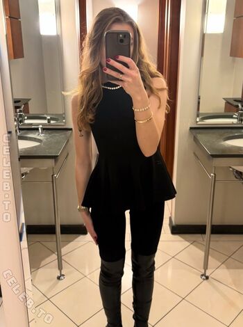 Full leaked Romyxxs private photo