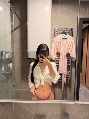 Full leaked Roo lil pet private photo