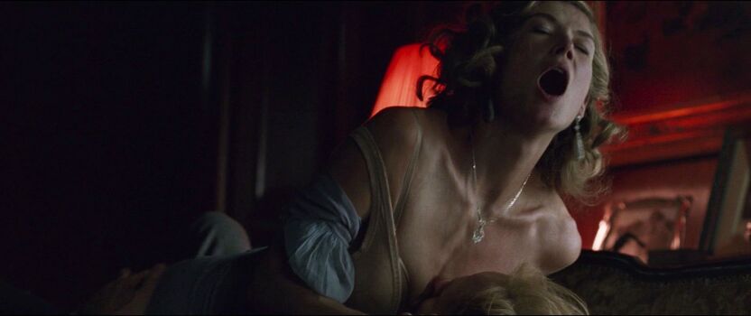 Full leaked Rosamundpike private photo