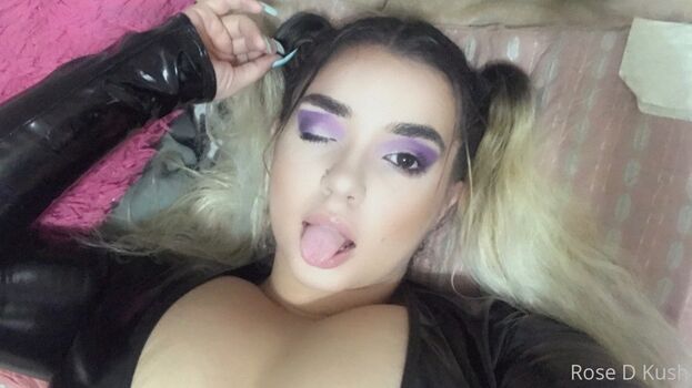 Full leaked Rose d kush page private photo