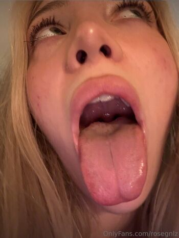 Full leaked Rosegnlz private photo