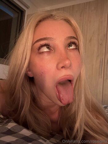Full leaked Rosegnlz private photo
