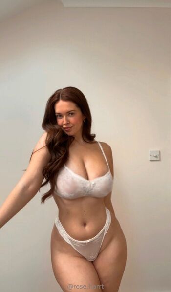 Full leaked Roseharrt  page private photo
