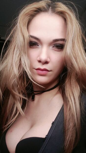 RoseRedGoddess