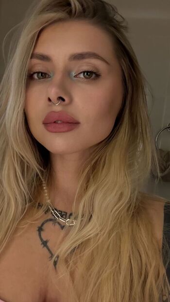 Full leaked Rosesandsarah private photo