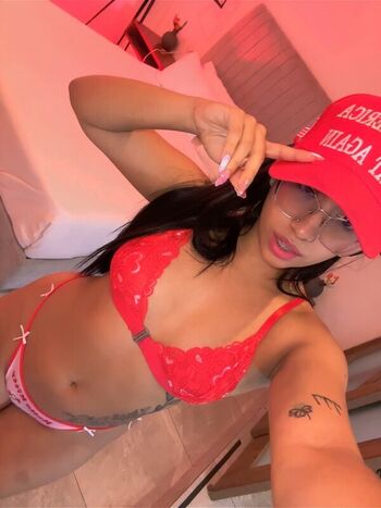 Full leaked Rosiebaee private photo