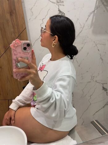 Full leaked Rosiebaee private photo