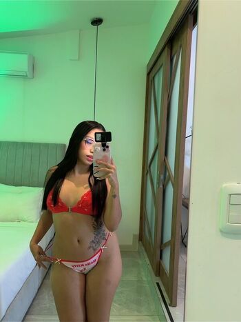 Full leaked Rosiebaee private photo