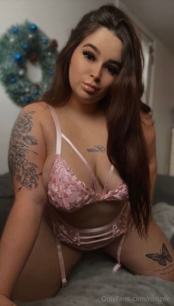 Full leaked Rosizee page private photo