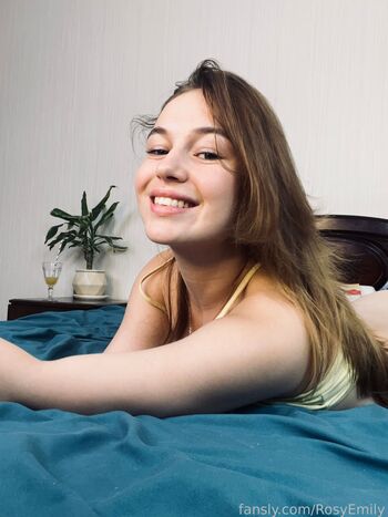 Full leaked Rosyemily private photo